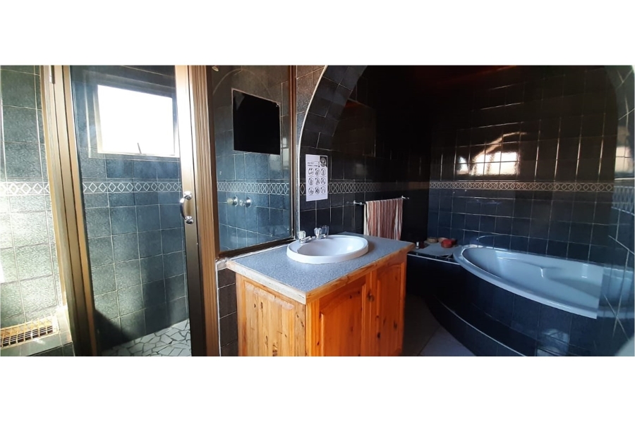 11 Bedroom Property for Sale in Quigney Eastern Cape